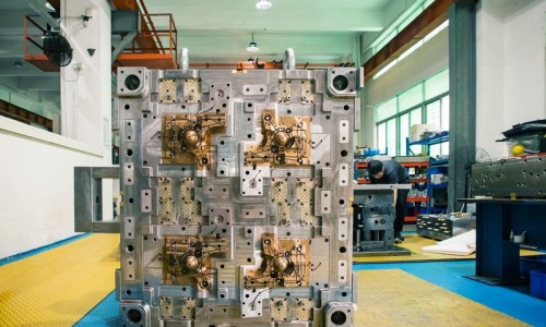 丹参的作用与功效及用药禁忌网—知名的丹参功效与作用主要治什么病症网站,分享丹参的功效作用与主治与用量禁忌知识